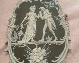 WEDGEWOOD "THE KISSING HAND"
