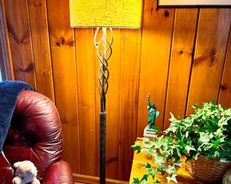 TALL SPIRAL FLOOR LAMP