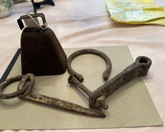 LATE 1800S OLD SPIKE AND RING COWBELL FROM LOUIS FARM MAPLE SUGAR SHACK VERMONT