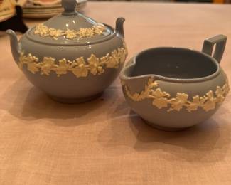 WEDGEWOOD QUEENSWARE CREAMER AND SUGAR BOWL