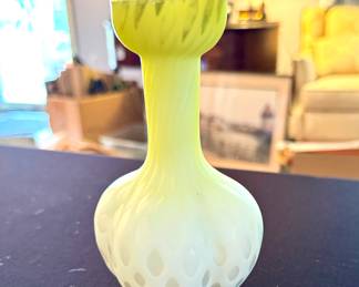 DIAMOND QUILTED SATIN GLASS