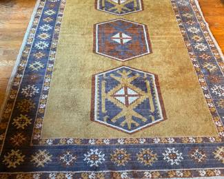 TRIBAL RUG