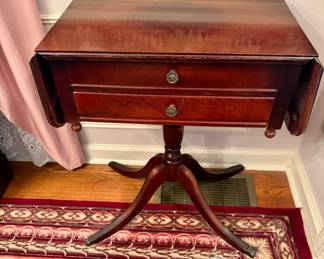 CHERRY/MAHOGANY DUNCAN PHYFE STYLE LIFT LID SILVER CHEST