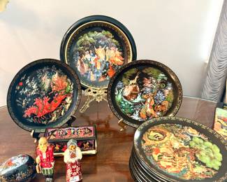 BRADFORD EXCHANGE RUSSIAN LEGENDS LE PLATES WITH BOXES AND FRAMES