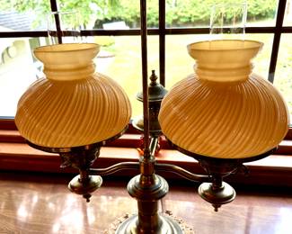 DOUBLE SHADE BRASS STUDENT LAMP