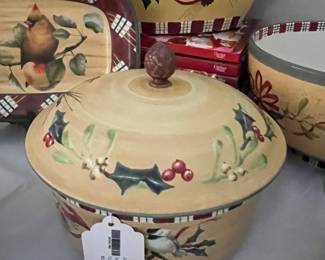 Lenox Winter Greetings Covered Casserole 