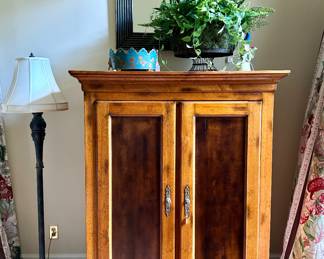 Storage/Wardrobe, heavy duty florr lamps, cache pots...