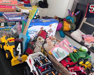 Added more Childrens Toys/Games/Puzzles