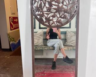 Peace! This Mirror is so Good!