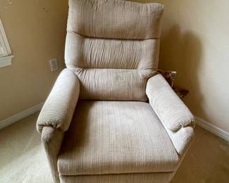 #43 - $90 Cream Lazyboy Manual Recliner