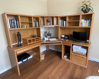 #50 $350 Desk 76x76x65