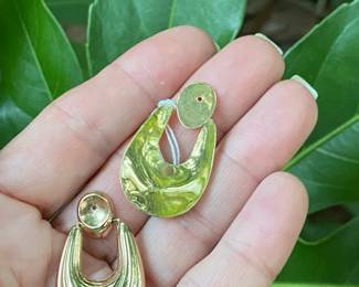 $130 - 14kt gold earrings jackets 585 marked 3.7 gr,