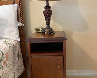 #46- $50 Nightstand 16x20x26