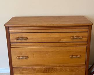 #28 - $200 - Vintage 1945's dresser 38x18x35