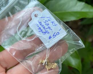 $50 -14kt - 1.53 grams nuggets earrings post.