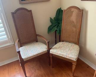 #12 - $695 -Drexel Dining table 72x44 removable 18' leaf with 4 chairs plus 2 armchairs