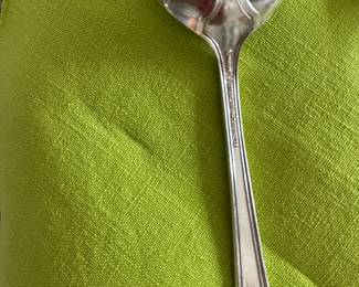 $915 - Lunt Treasure flatware 62 pieces 1,387 gr