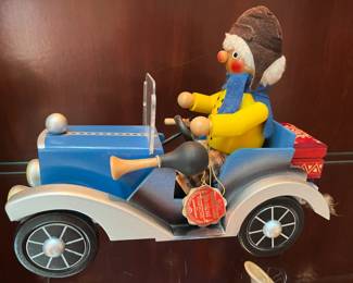 #25 - $58 German Steinbach handcrafted painted man in car 12x9 - music box - working - tiny chip on on dashboard