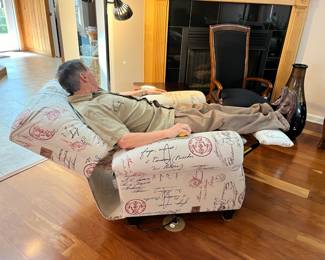 #43 - $226 Lazy Boy ? Club chair/recliner 37Wx39Dx41Hpostage pattern - 65"D when fully reclined