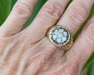 #72- 10kt gold diamonds cluster ring (1 ctw), 12.8 grams - size 9 1/2 - $760.00