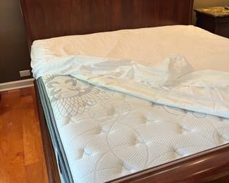 #35 - $700 Haverty's Pennyslvania house King size sleigh bed with guest mattress almost new