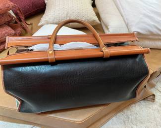$40 - Doctor's style handbag black and brown leather Italian made