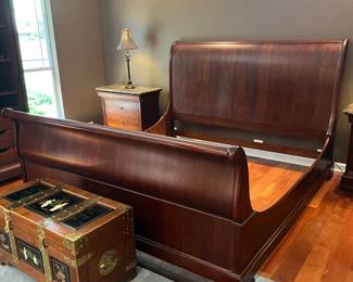 #35 - $700 Haverty's Pennyslvania house King size sleigh bed with guest mattress almost new