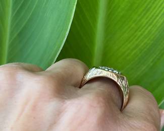 #72- 10kt gold diamonds cluster ring (1 ctw), 12.8 grams - size 9 1/2 - $760