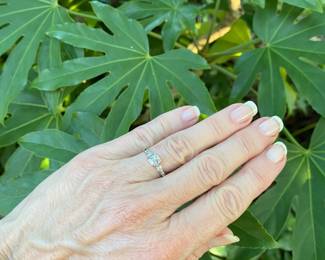 #68 - $400 - Antique ring. 14kt gold . 2.0 grams. 1/2 ctw is the total weight(1/3 ct diam center)