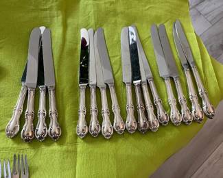 $1,500 - Rare Joan of Arc Sterling by International - 70 pieces - 2,013 grams