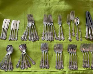 $1,500 - Rare Joan of Arc Sterling by International - 70 pieces - 2,013 grams