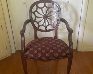 Decorative side chair
Excellent condition 