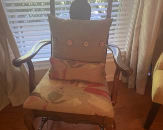 These are the end chairs to the dining table