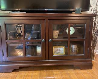 Tv console
W-42”
H- 25”
D- 21”