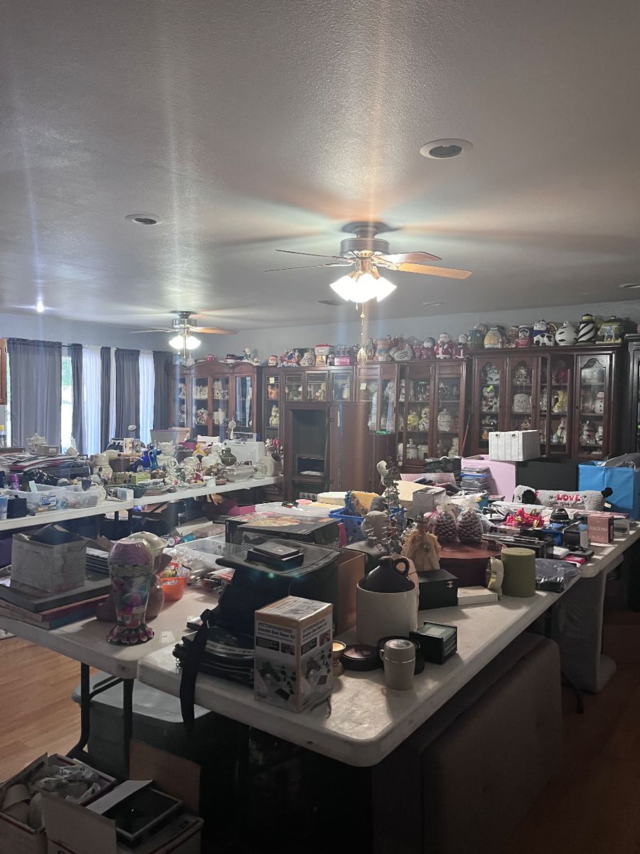 Wowza ! Do we have stuff to sell 