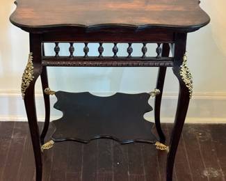 Queen Anne Table w/Gilder Accents
