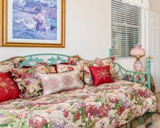 Metal Trundle Bed, Bedding, Art