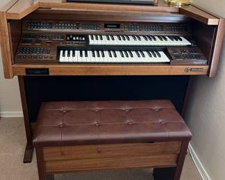 Sapphire Organ w Bench
