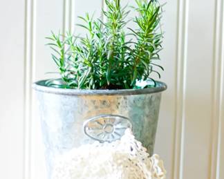 DIY IDEAS Vintage Crotched Doilies