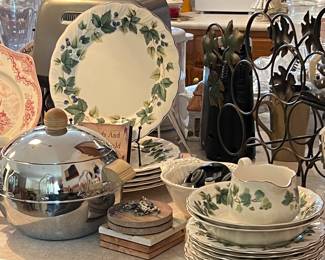 Casual Living Nikko China, Penguin Ice Bucket, Wine Rack