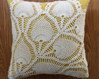 DIY IDEAS Vintage Crotched Doilies