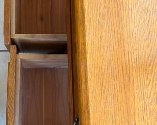 Cedar Chest w 2 Drawers