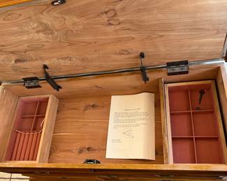 Cedar Chest w 2 Drawers