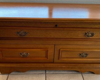 Cedar Chest w 2 Drawers