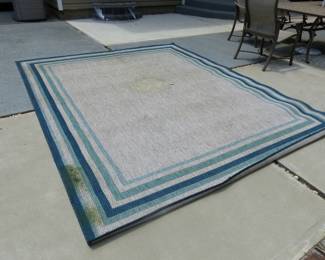 Outdoor rug