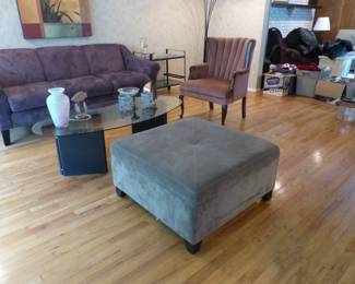 Storage ottoman