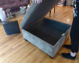 Storage ottoman