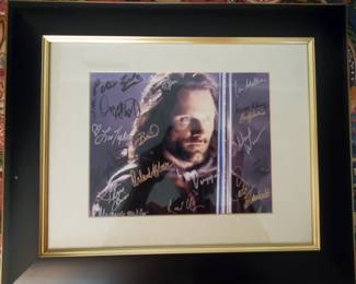 Signed picture of Viggo Mortensen  as Aragorn (Lord of the Rings: The Return of the King)