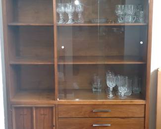 China cabinet by Lane, inlaid detailing on all matching Lane dining room pieces.  ***TAKING BIDS -in person SATURDAY OR Place a bid TODAY on any of the Lane pieces at proqfineart@gmail.com. You'll receive a call Saturday evening after 6, IF you're the highest bidder.  Pay Saturday eve, and pick up Sunday on each Lane item***