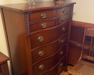 Gents bow front dresser 2/4